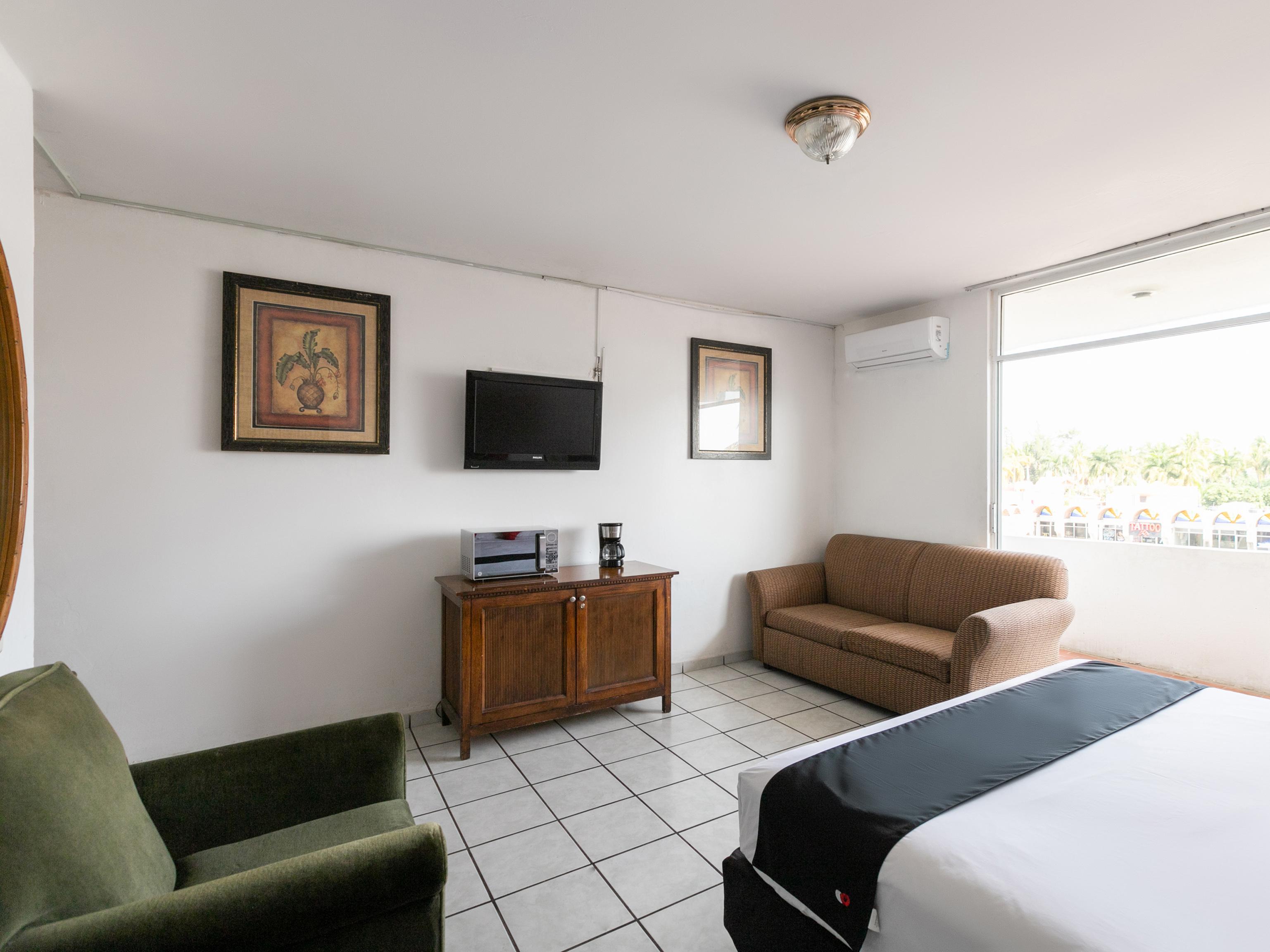 Capital O Zona Dorada Inn, Mazatlan Exterior photo