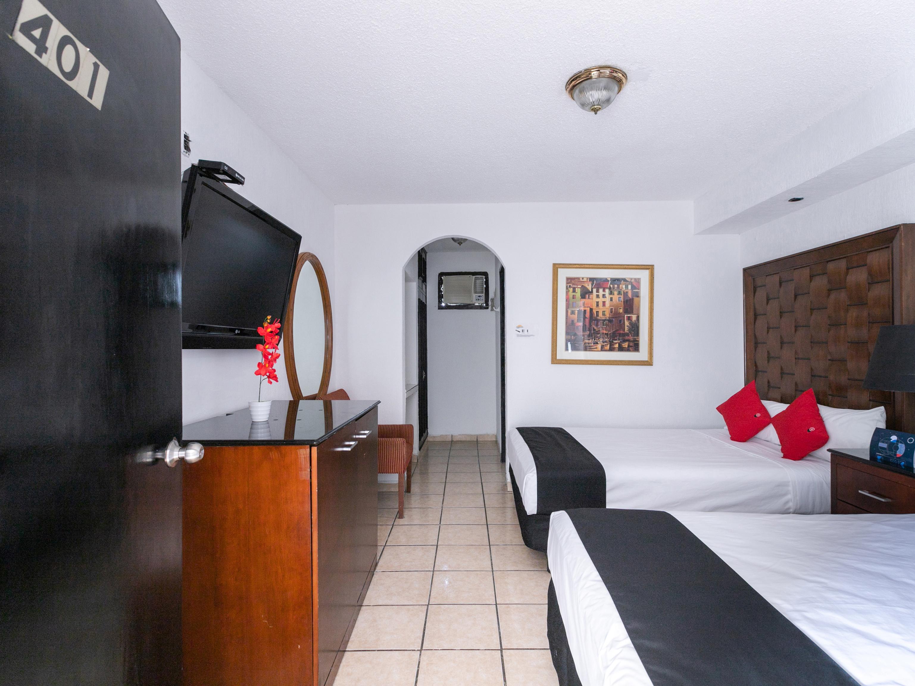 Capital O Zona Dorada Inn, Mazatlan Exterior photo
