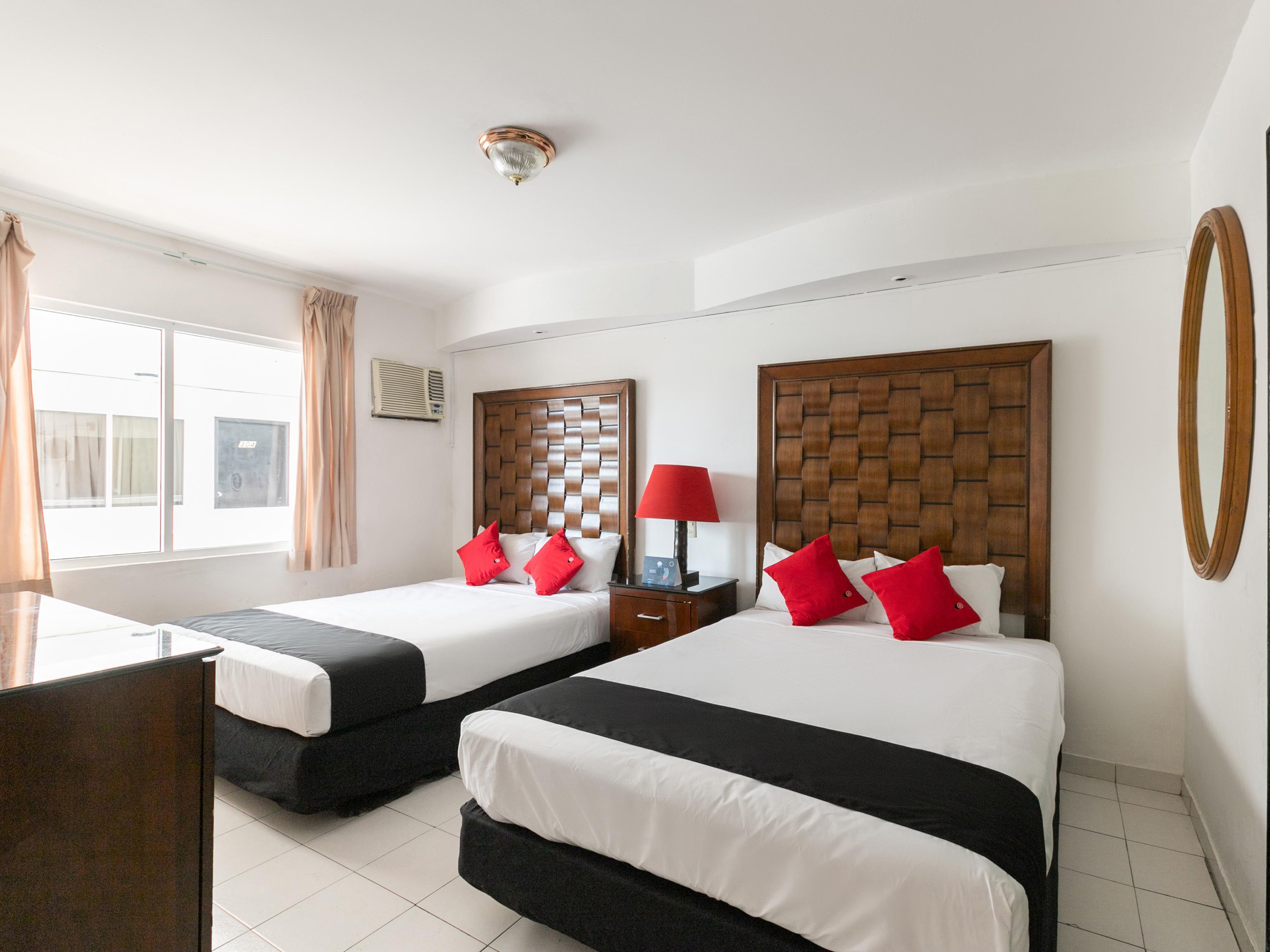Capital O Zona Dorada Inn, Mazatlan Exterior photo