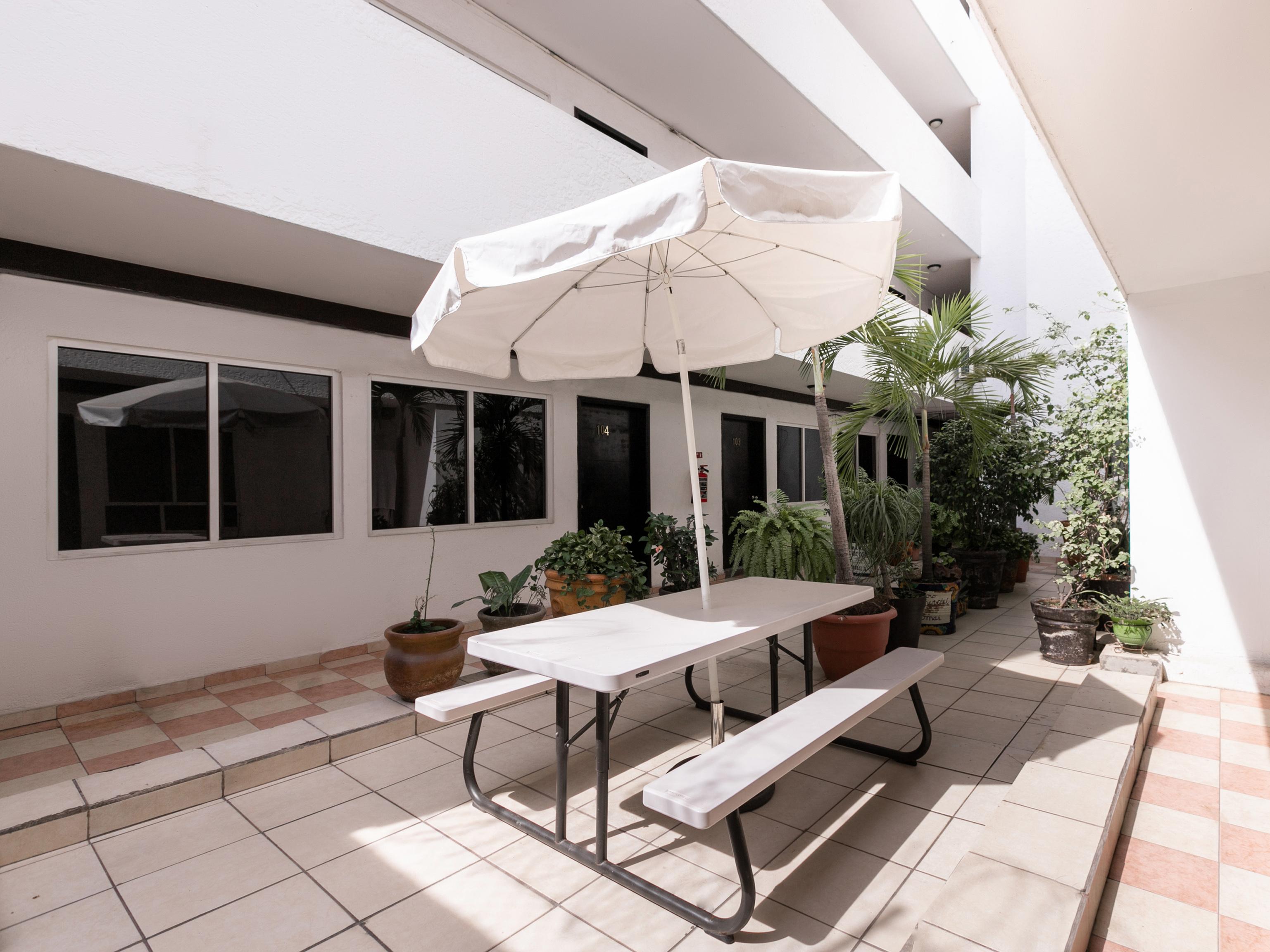 Capital O Zona Dorada Inn, Mazatlan Exterior photo