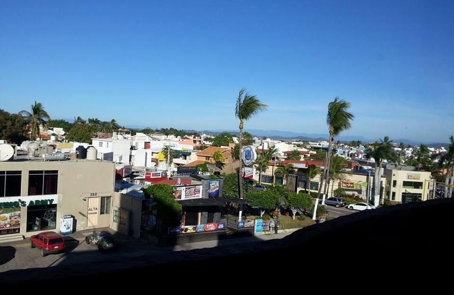Capital O Zona Dorada Inn, Mazatlan Exterior photo