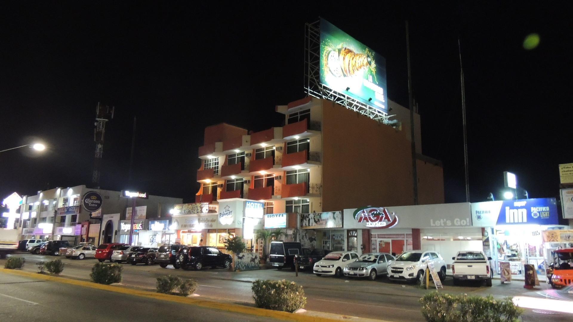 Capital O Zona Dorada Inn, Mazatlan Exterior photo